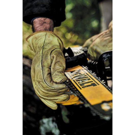 DEWALT FLEXVOLT® 60V MAX* Brushless Chainsaw Kit